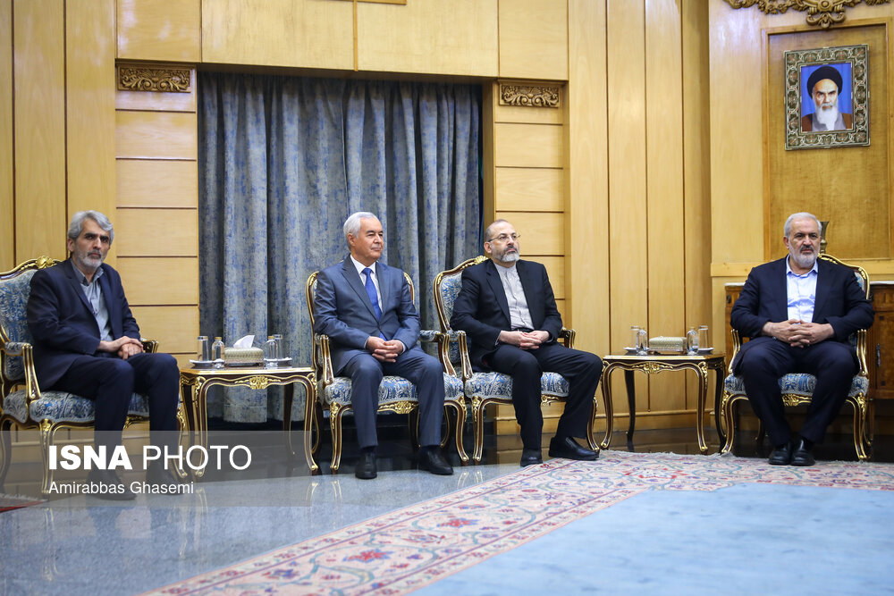 بدرقه رییس مجلس در سفر به تاجیکستان