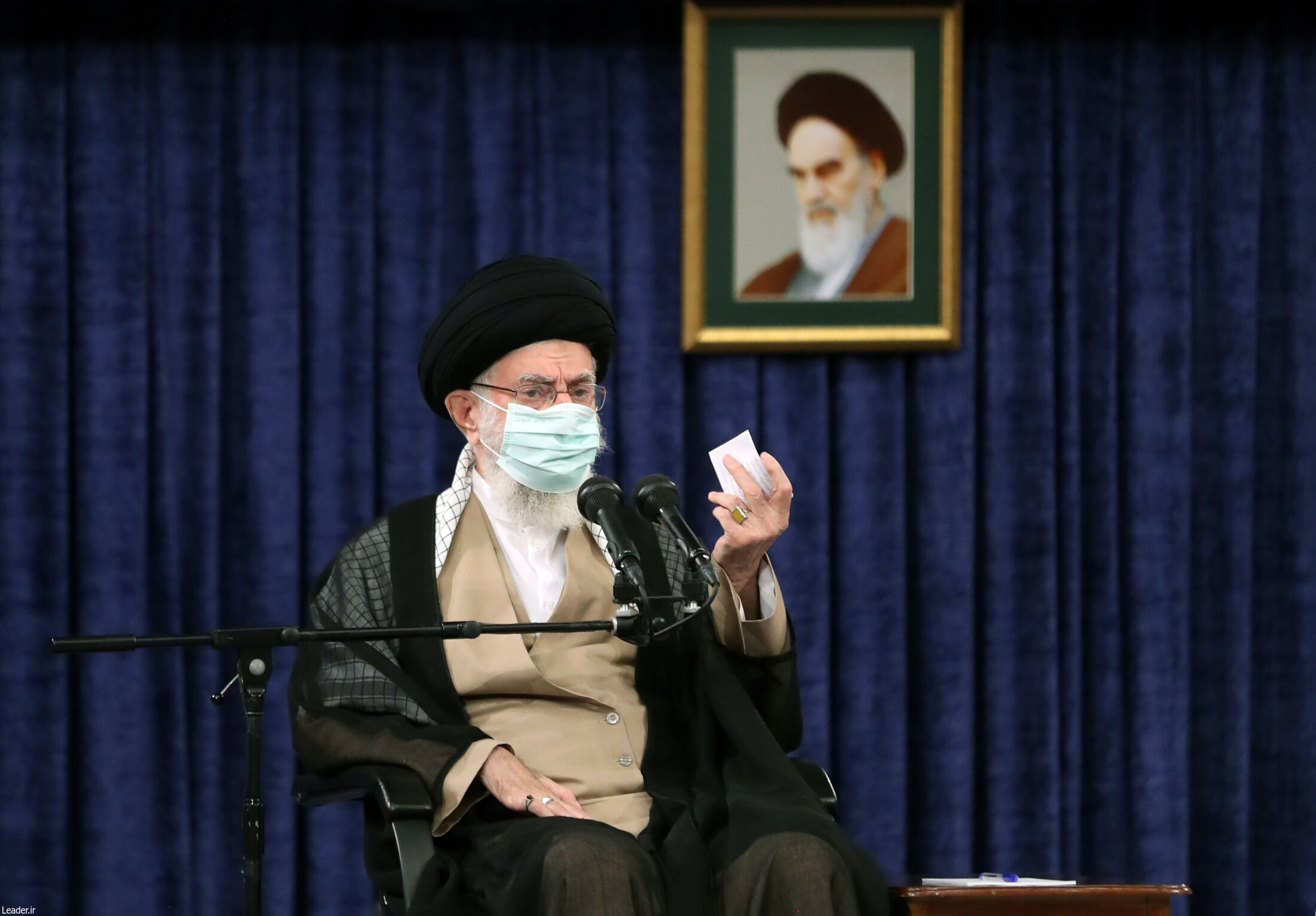 دیدار دست‌اندرکاران دومین کنگره شهدای ورزشکار با رهبرانقلاب