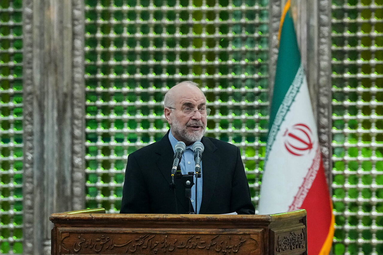 تجدید میثاق رئیس مجلس و نمایندگان با آرمان‌های امام(ره)