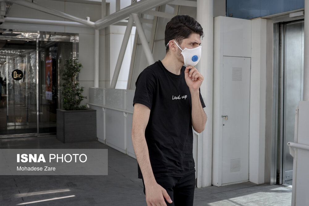 مشهد در محاصره گرد و غبار