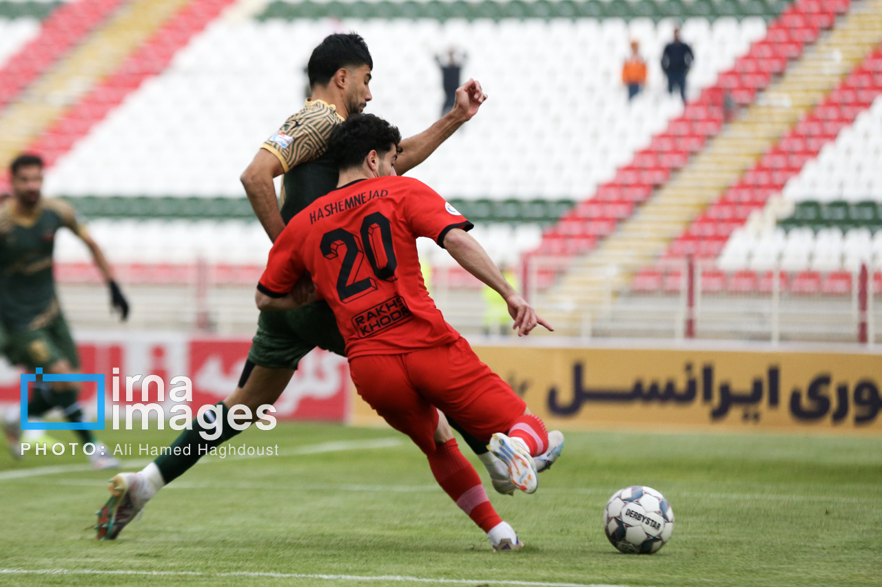 تصاویر عجیب از بازی تراکتور