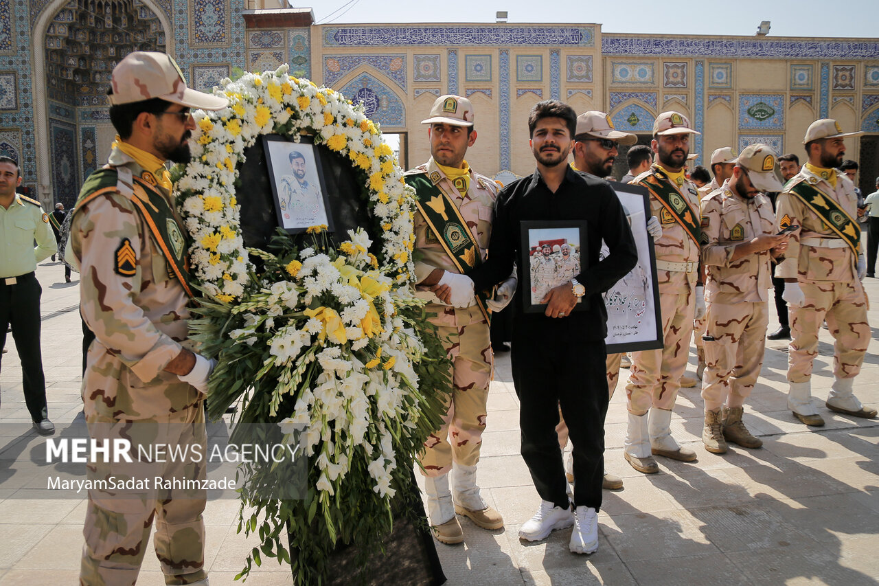 تشییع شهید مدافع امینت «سجاد جوکار» در حرم شاهچراغ (ع)