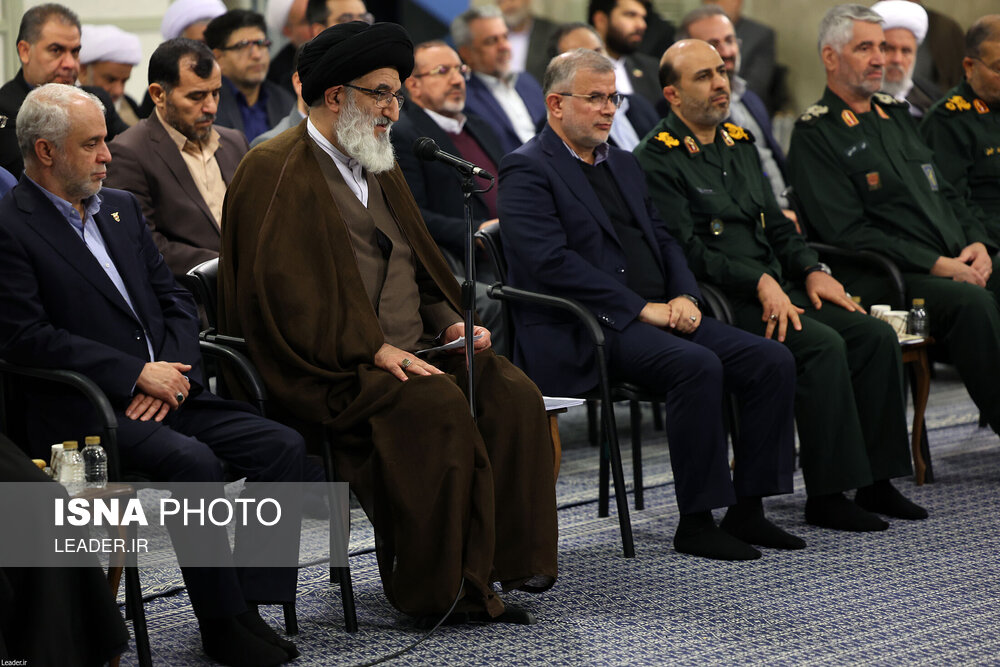 دیدار دست‌اندرکاران کنگره شهدای استان البرز با رهبر انقلاب