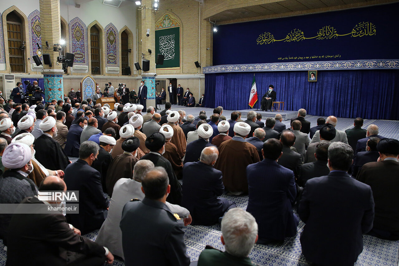 تصاویری از دیدار رمضانی مسئولان نظام با رهبر انقلاب