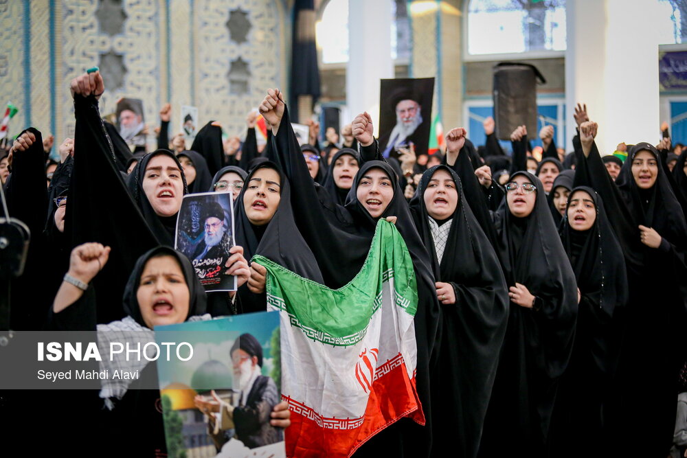 عزاداری بانوان در سوگ رهبر شهید انقلاب