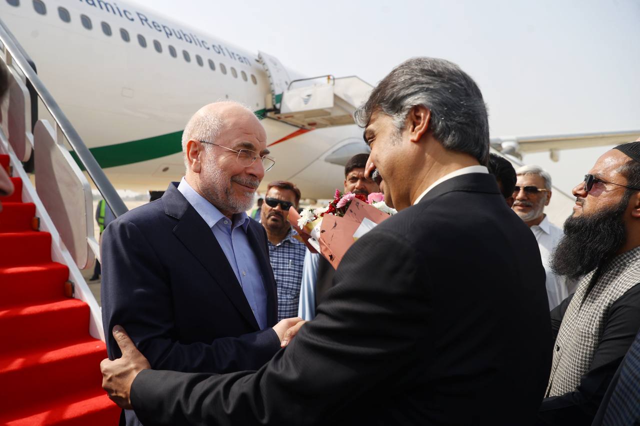 استقبال از قالیباف در فرودگاه کراچی