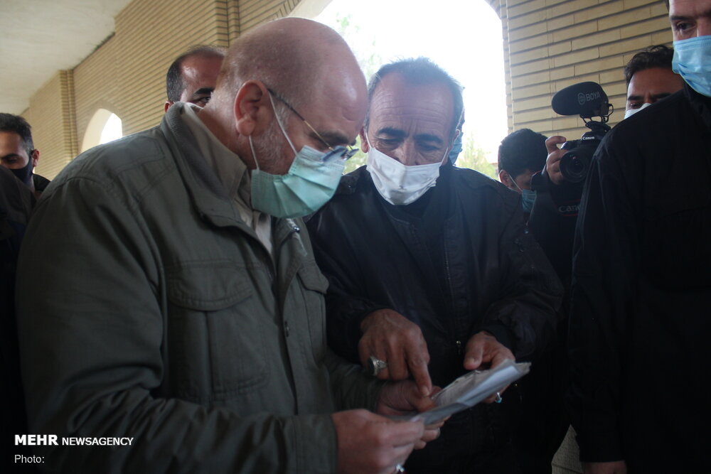 حضور قالیباف در گلزار شهدای سنندج