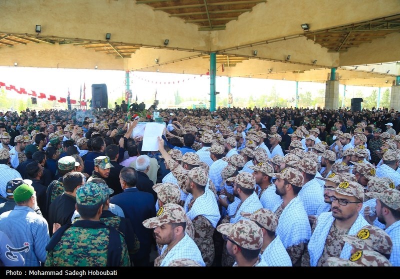 مراسم تشییع پیکر شهید امنیت هادی زارع در یزد