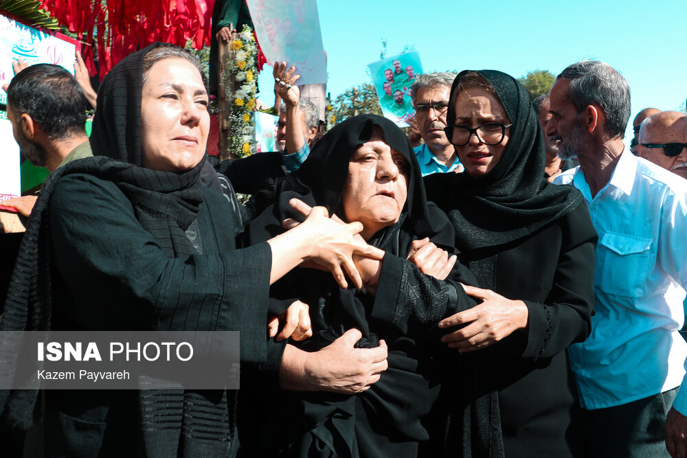 تشییع پیکر مطهر ۷ شهید حمله رژیم صهیونیستی