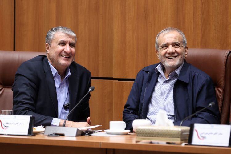 حضور پزشکیان در سازمان انرژی اتمی