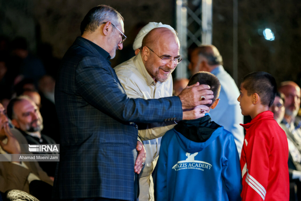 حضور قالیباف در یادواره شهدای باغ فیض