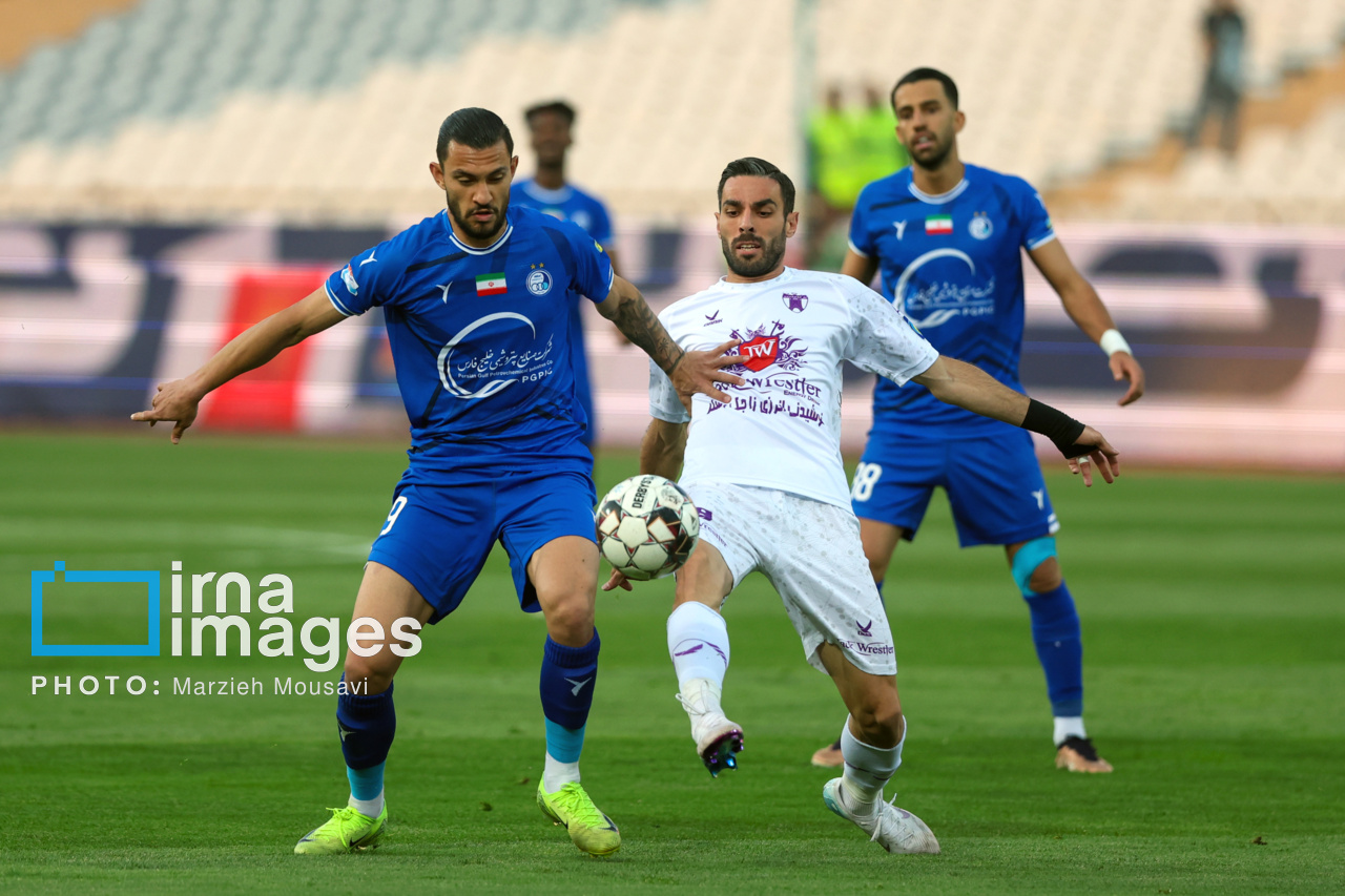 بازی استقلال تهران و هوادار