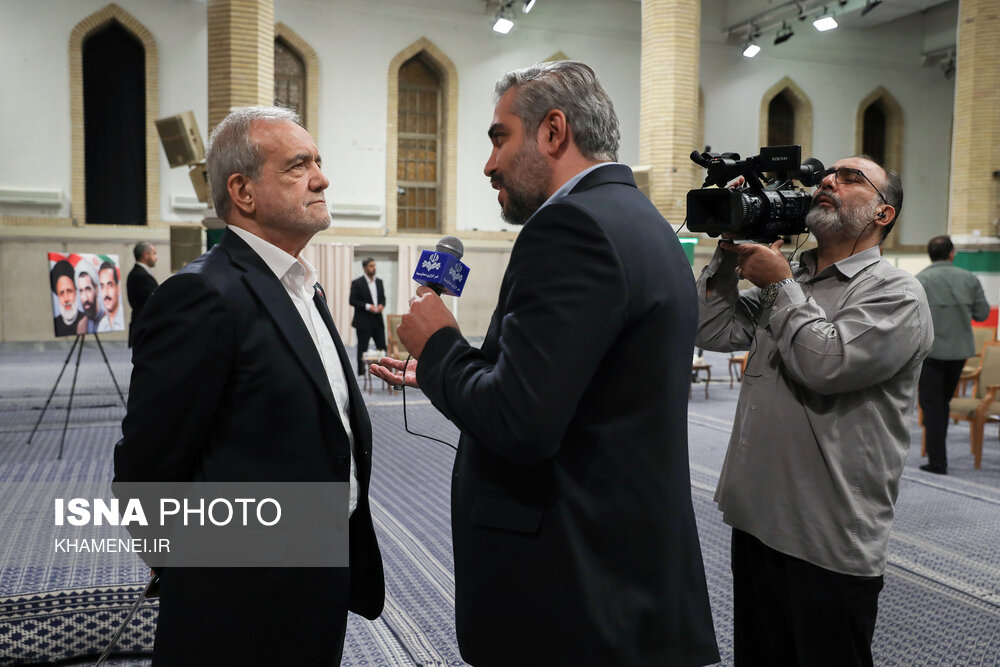 دیدار رئیس‌جمهور و اعضای هیئت دولت با رهبر انقلاب