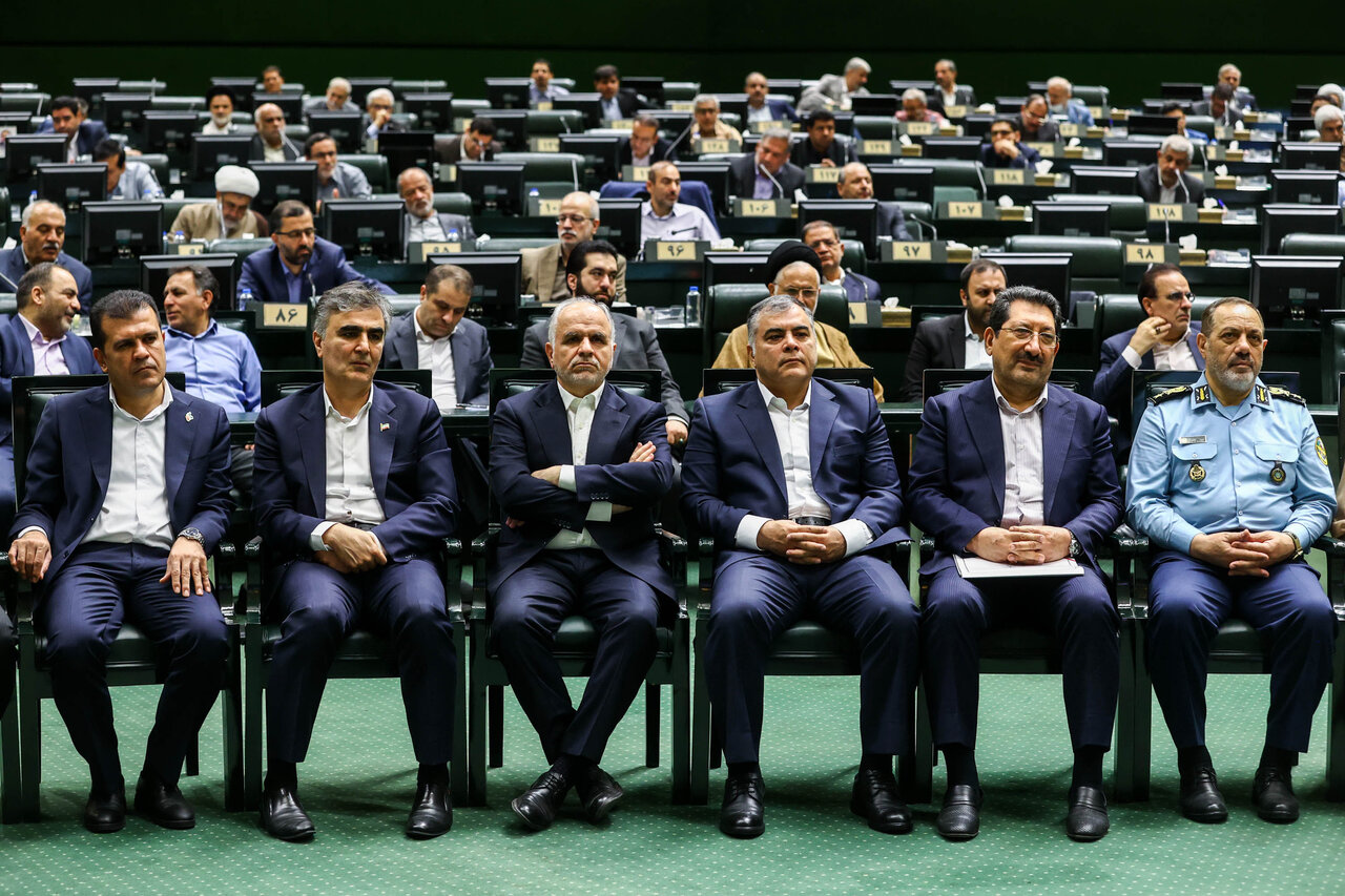 جلسه غیرعلنی مجلس با حضور رئیس جمهور 
