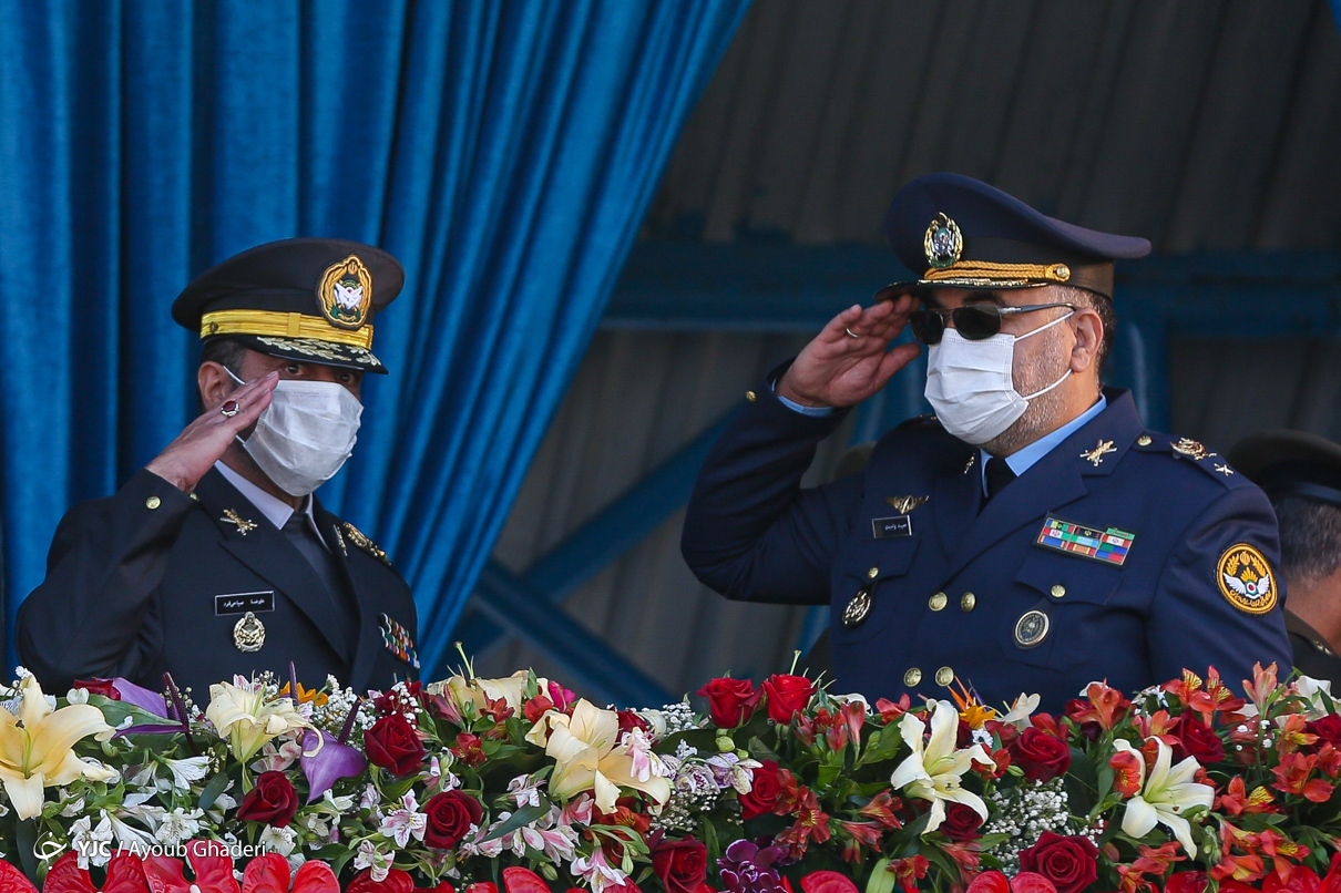 مراسم رژه روز ارتش با حضور رئیسی