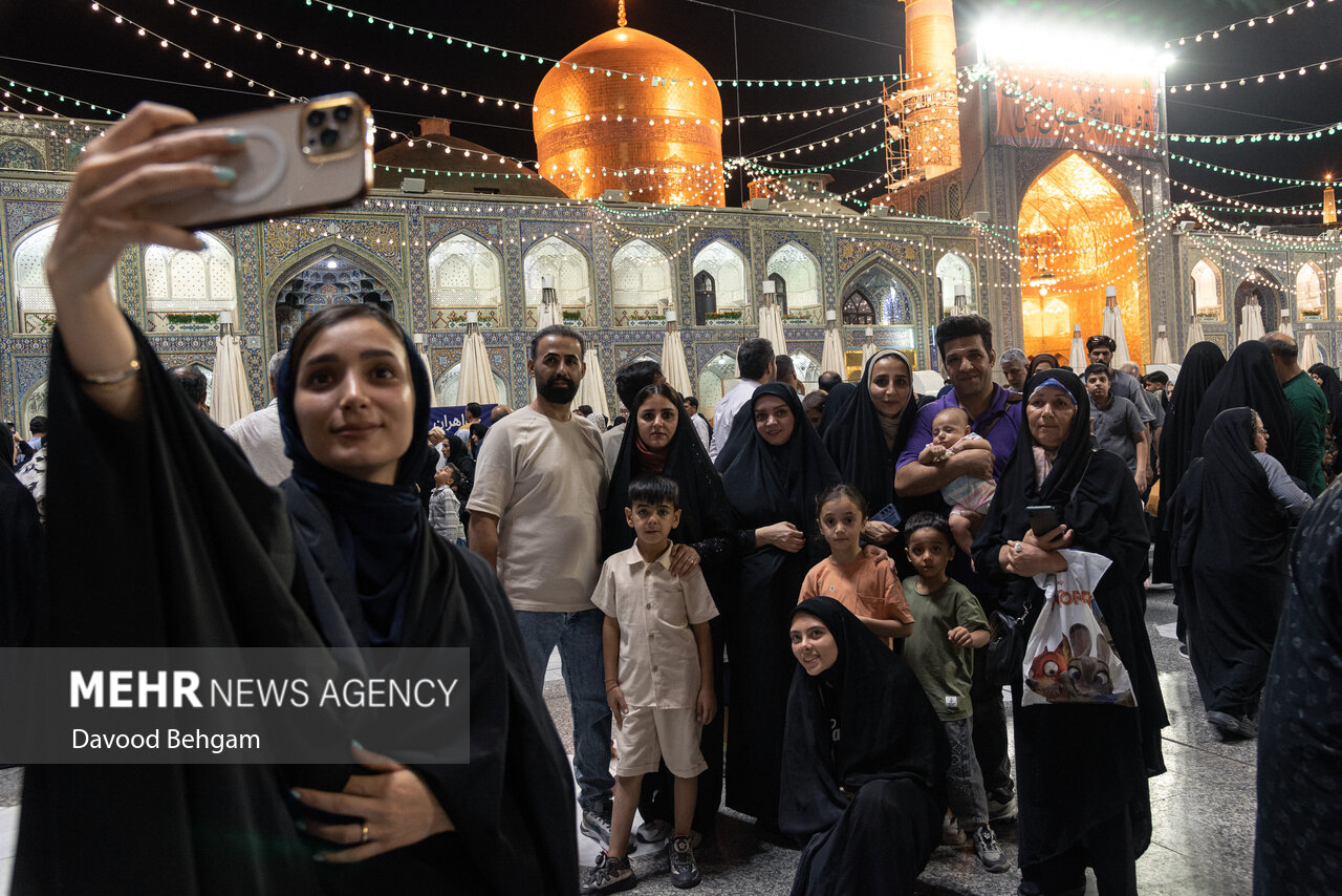 حال و هوای حرم رضوی در ایام ولادت پیامبر اکرم(ص)