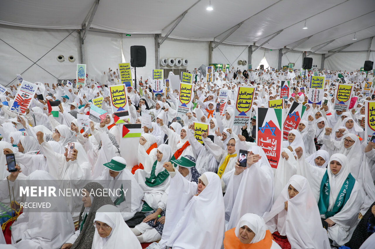 مراسم برائت از مشرکین در صحرای عرفات