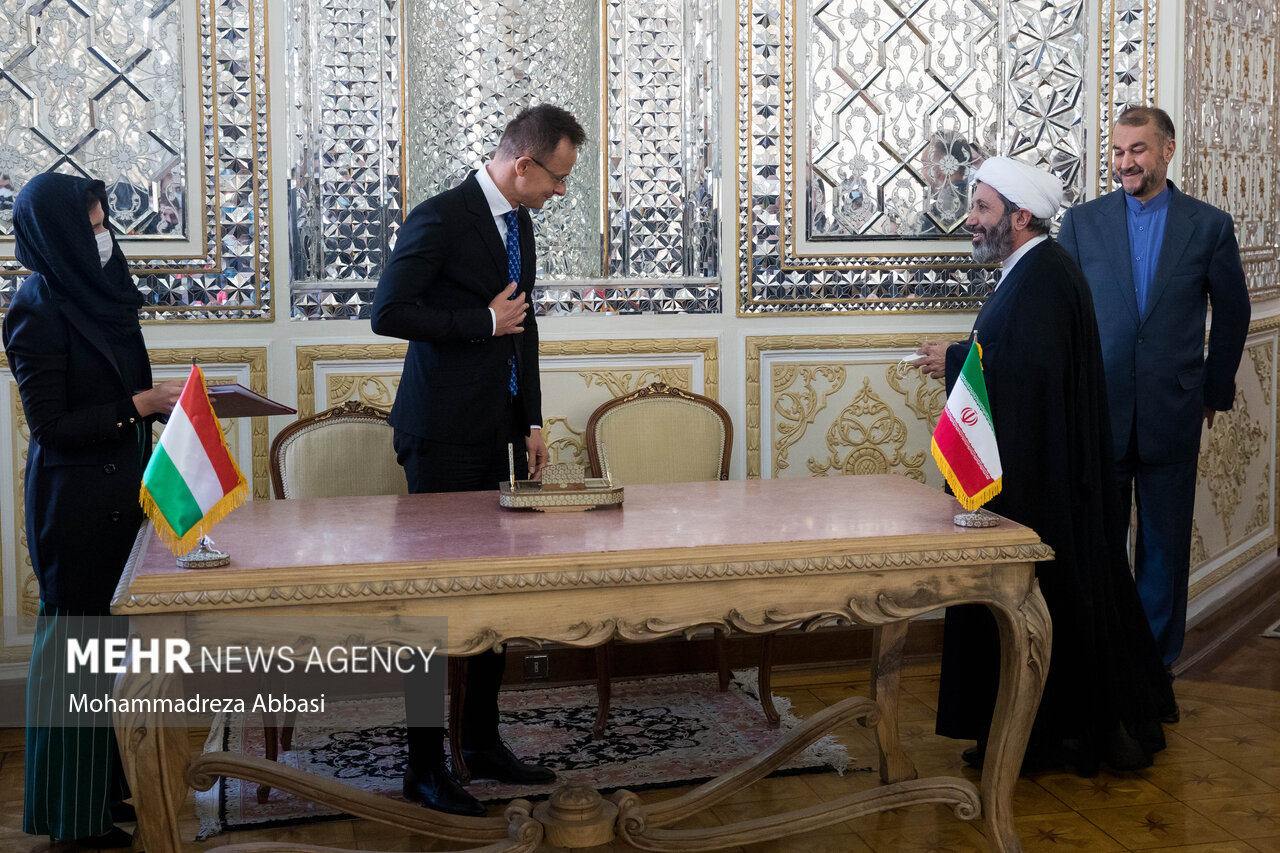 دیدار وزرای خارجه مجارستان و ایران