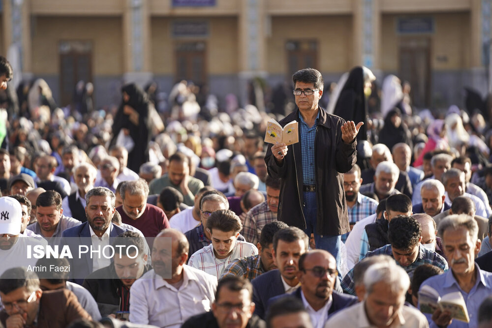 نماز عید سعید فطر در حرم مطهر شاهچراغ(ع)