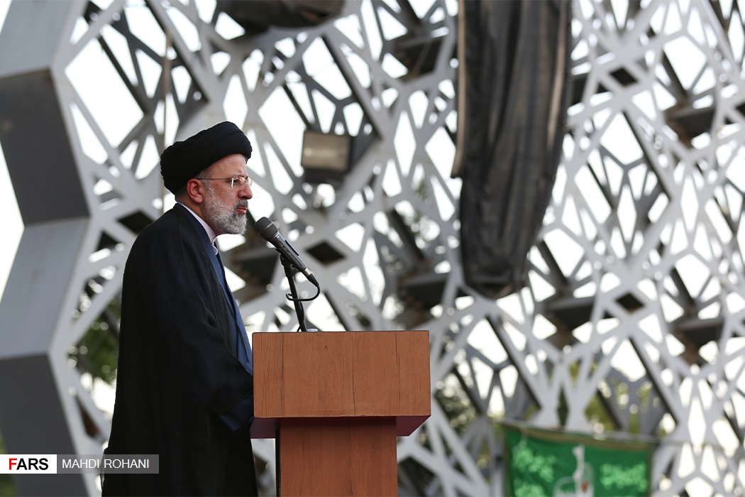 برگزاری مراسم شهادت امام صادق در میدان امام حسین