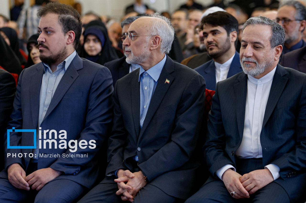 رونمایی از سردیس شهید امیرعبداللهیان در وزارت خارجه