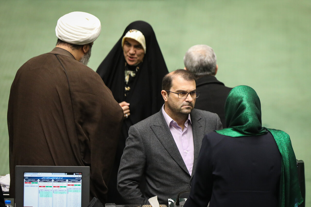 نشست علنی ۹ دی ماه مجلس