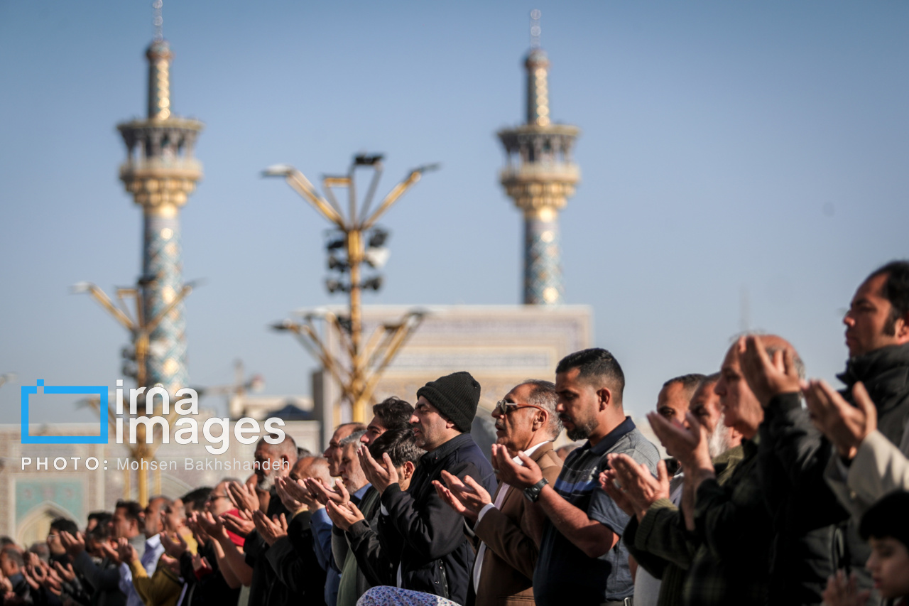 تصاویری از نماز عید فطر در حرم مطهر رضوی