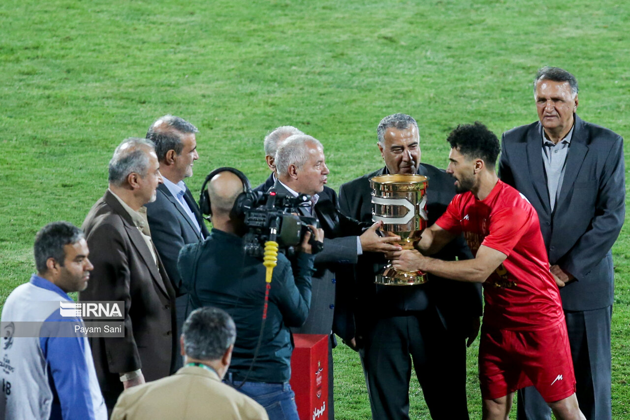 لیگ برتر فوتبال- پرسپولیس و گل گهر