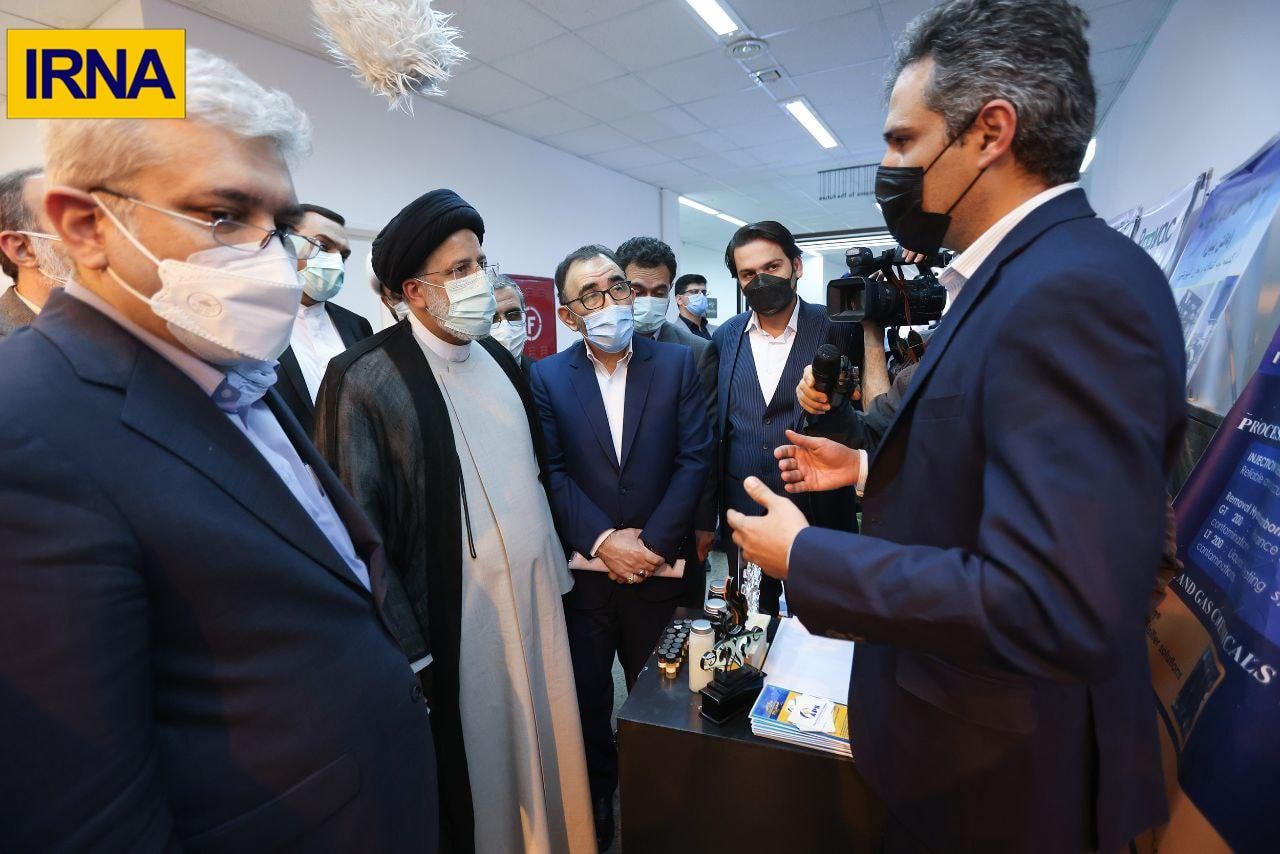 بازدید رئیس‎جمهور از نمایشگاه دستاوردهای شرکت‎های دانش بنیان