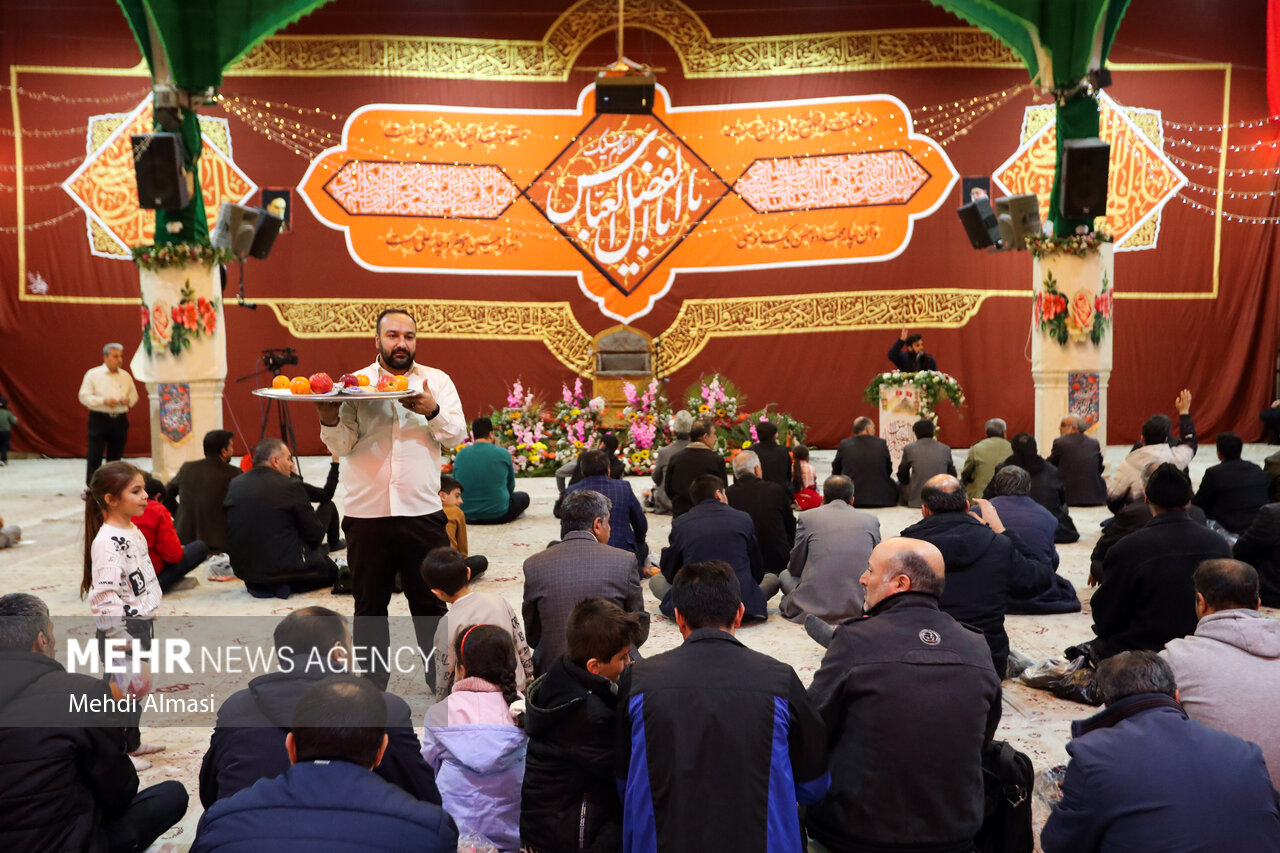 شیرینی خوران اعیاد شعبانیه در زنجان 