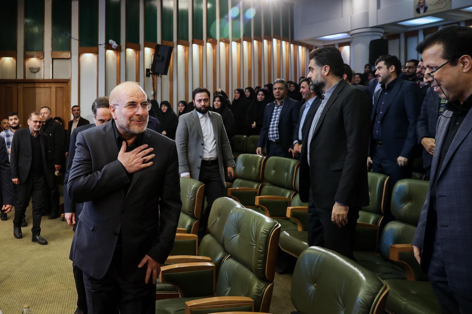 آیین تقدیر از پژوهشگران برتر مرکز پژوهش‌های مجلس با حضور قالیباف