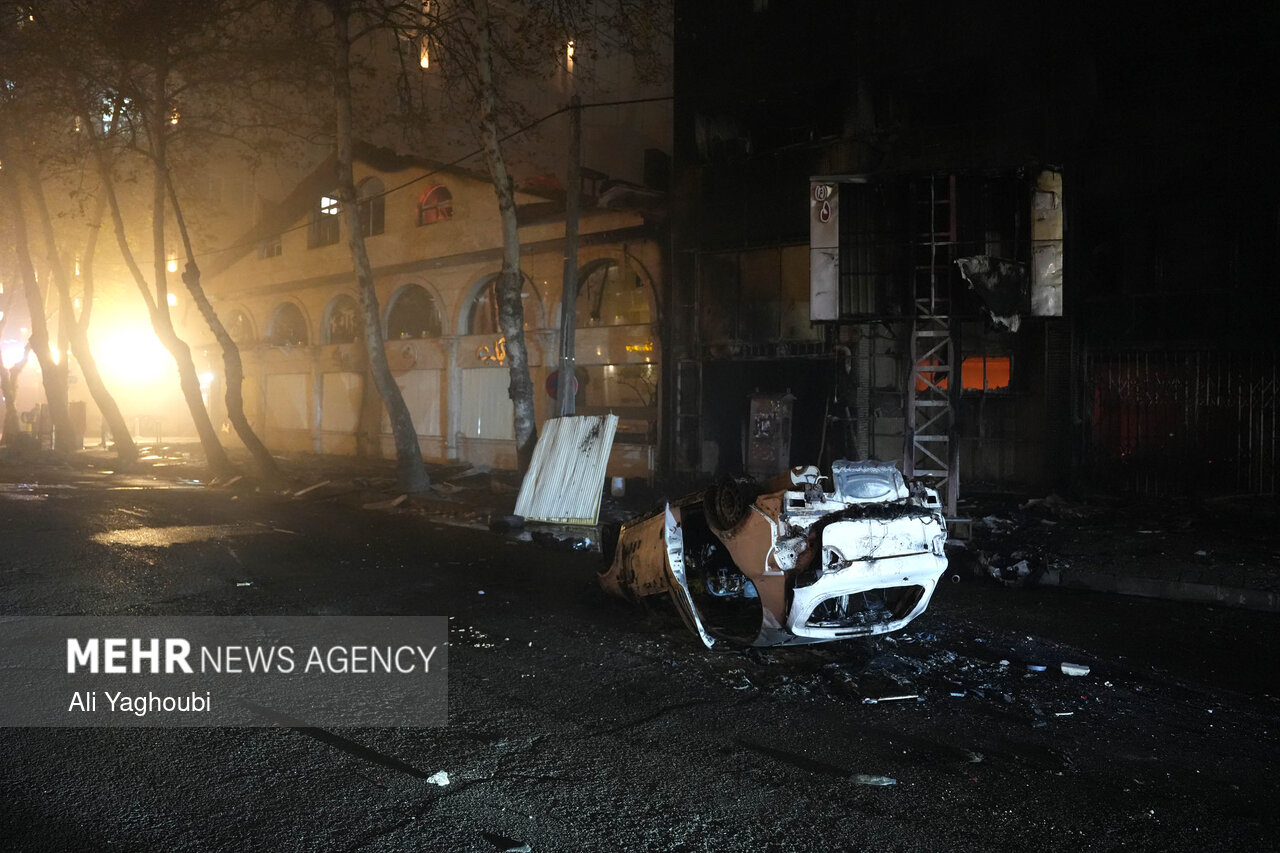 تخریب‌ اموال توسط اغتشاشگران در رشت