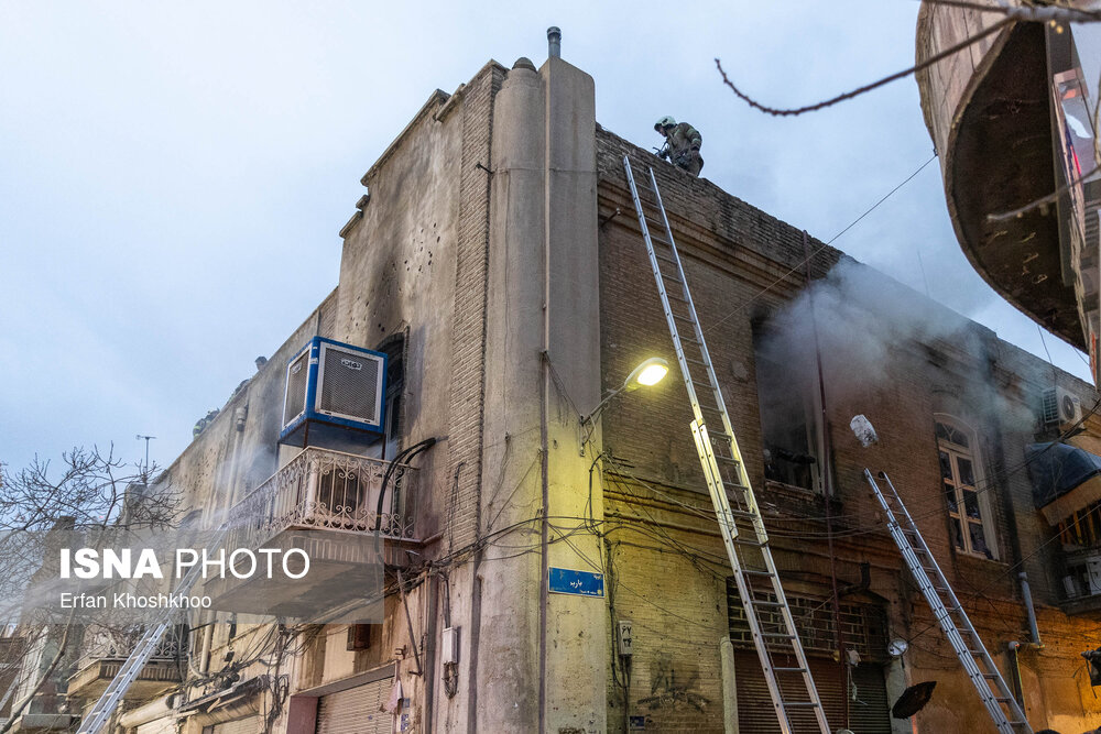 آتش‌سوزی انبار لوازم الکترونیکی در لاله‌زار