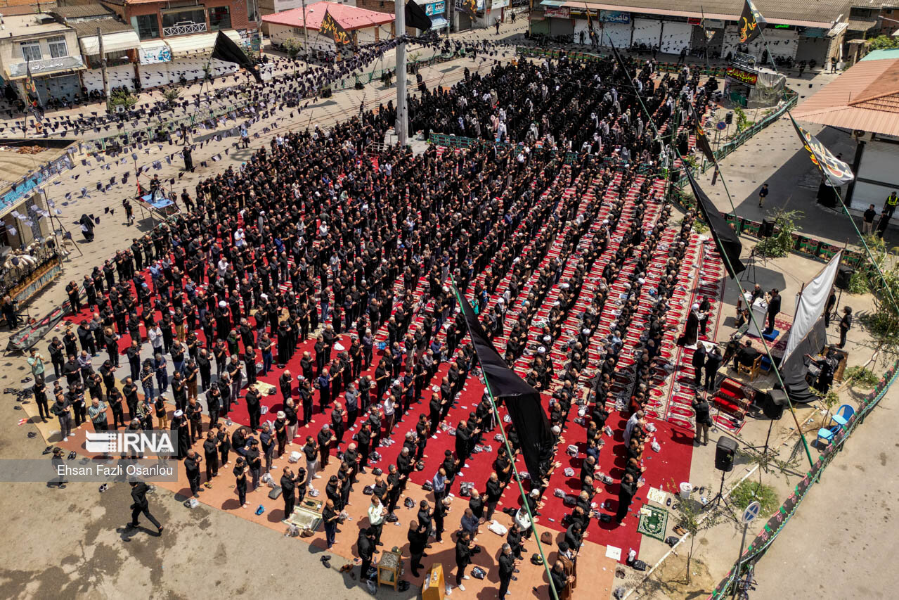 اقامه نماز ظهر عاشورا در سراسر کشور
