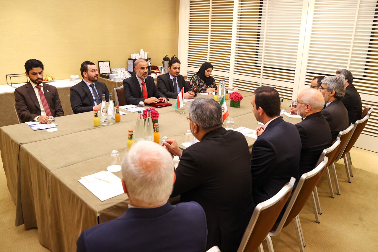 دیدار رئیس مجلس عمان با قالیباف