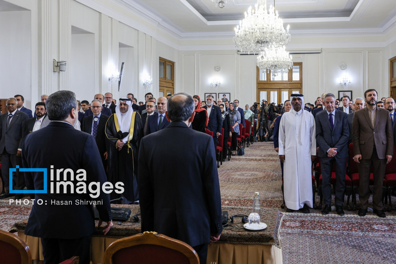 نشست وزیر امورخارجه با سفرای کشور های خارجی