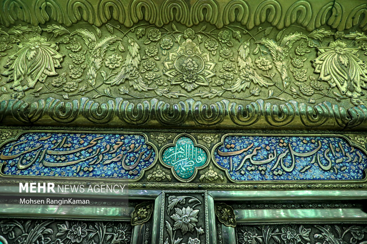 ضریح مطهر آستان مقدس امامزاده صالح (ع)