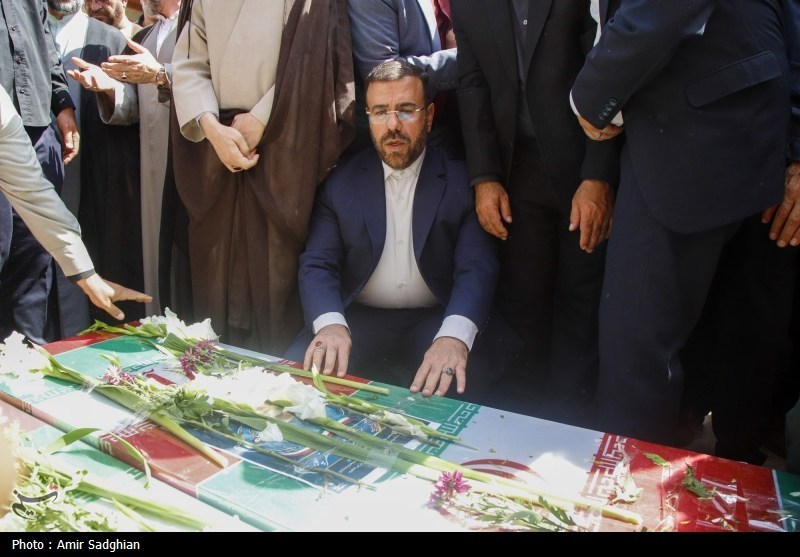 تشییع پیکر شهدا در حرم شاهچراغ (ع)