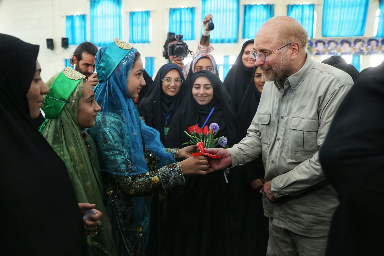 گفتگوی رئیس مجلس با اهالی دیشموک