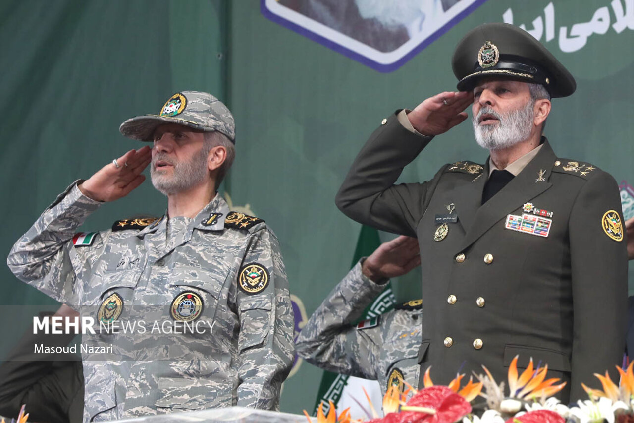 مراسم دانش‌آموختگی دانشجویان دانشگاه‌های افسری آجا