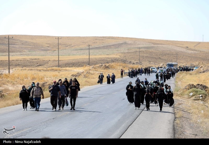 پیاده روی زائران امام رضا (ع)