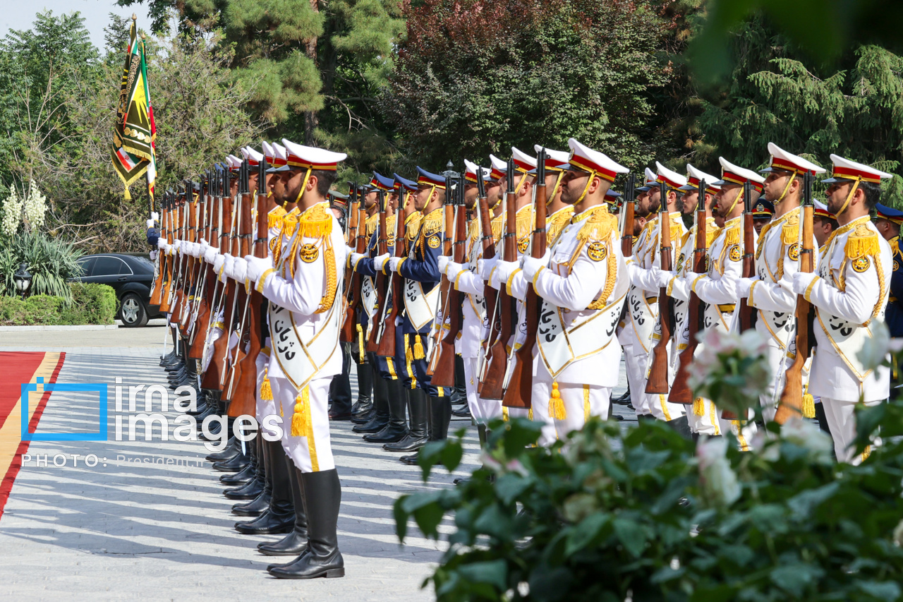 استقبال رسمی از نخست‌وزیر پاکستان