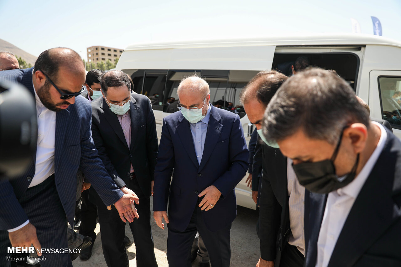 بازدید قالیباف از کارخانه تولید واکسن برکت