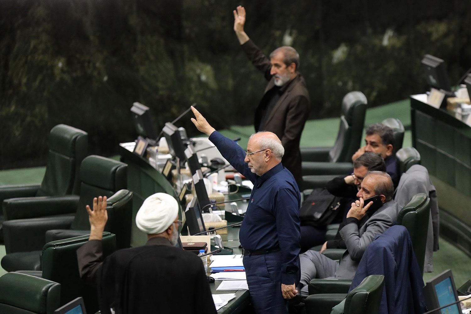 نشست علنی یکم مردادماه مجلس