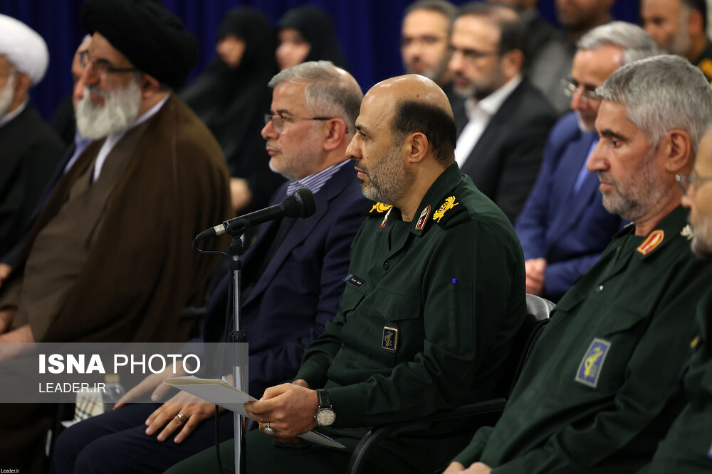 دیدار دست‌اندرکاران کنگره شهدای استان البرز با رهبر انقلاب