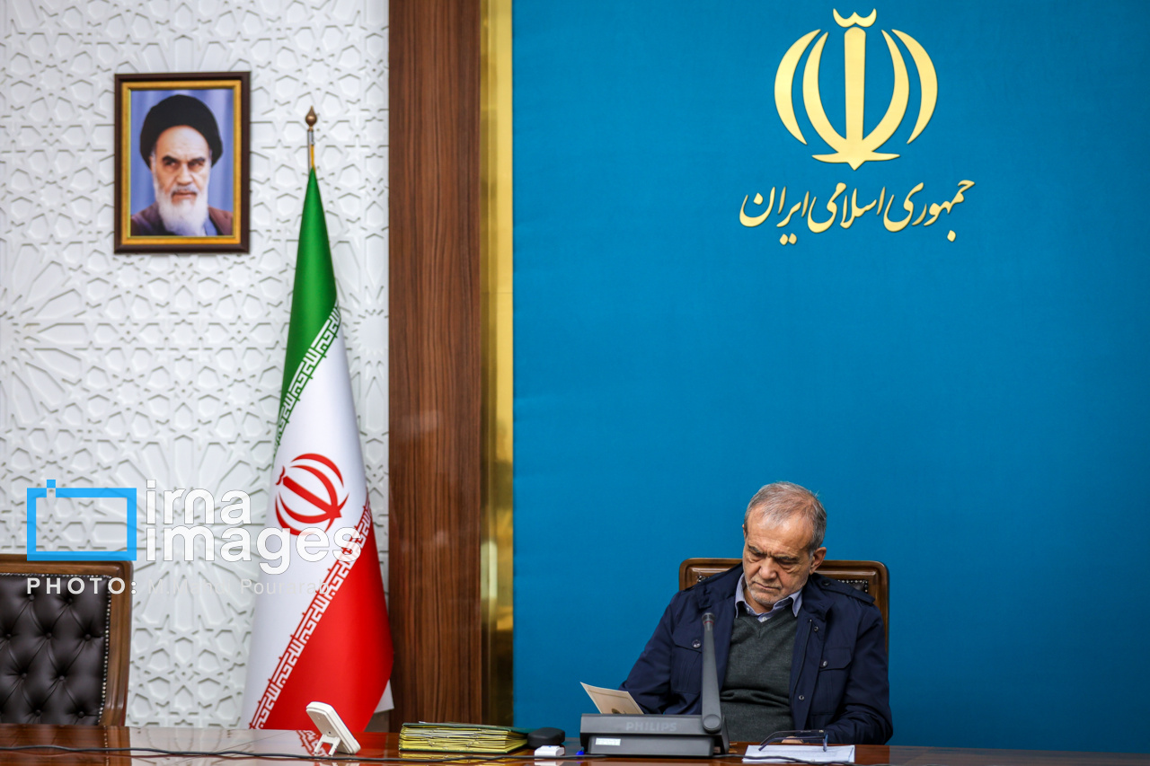 جلسه شورای عالی انقلاب فرهنگی