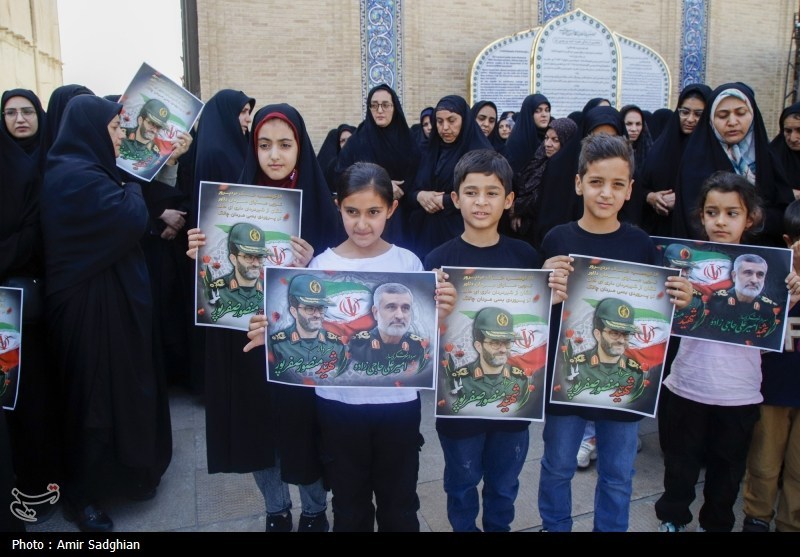 تشییع پیکر شهدا در حرم شاهچراغ (ع)