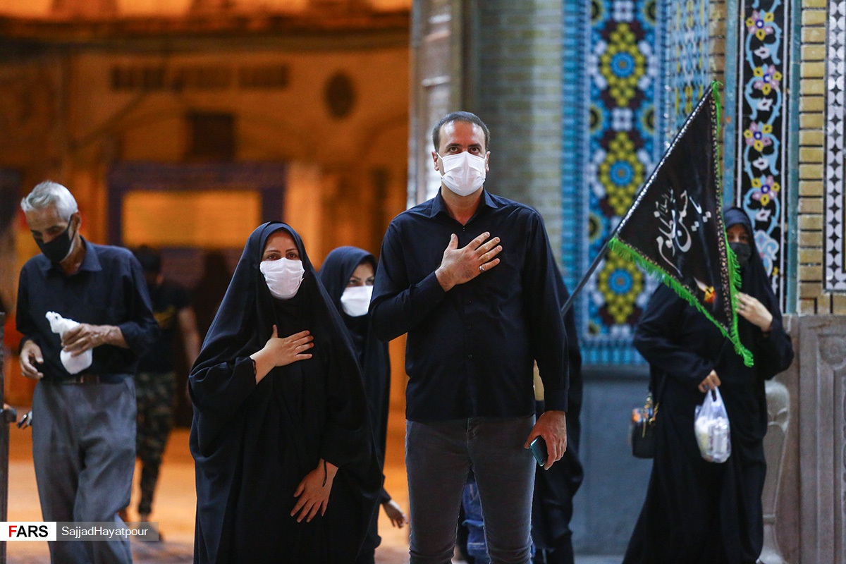 شب تاسوعای حسینی در حرم حضرت معصومه(س)