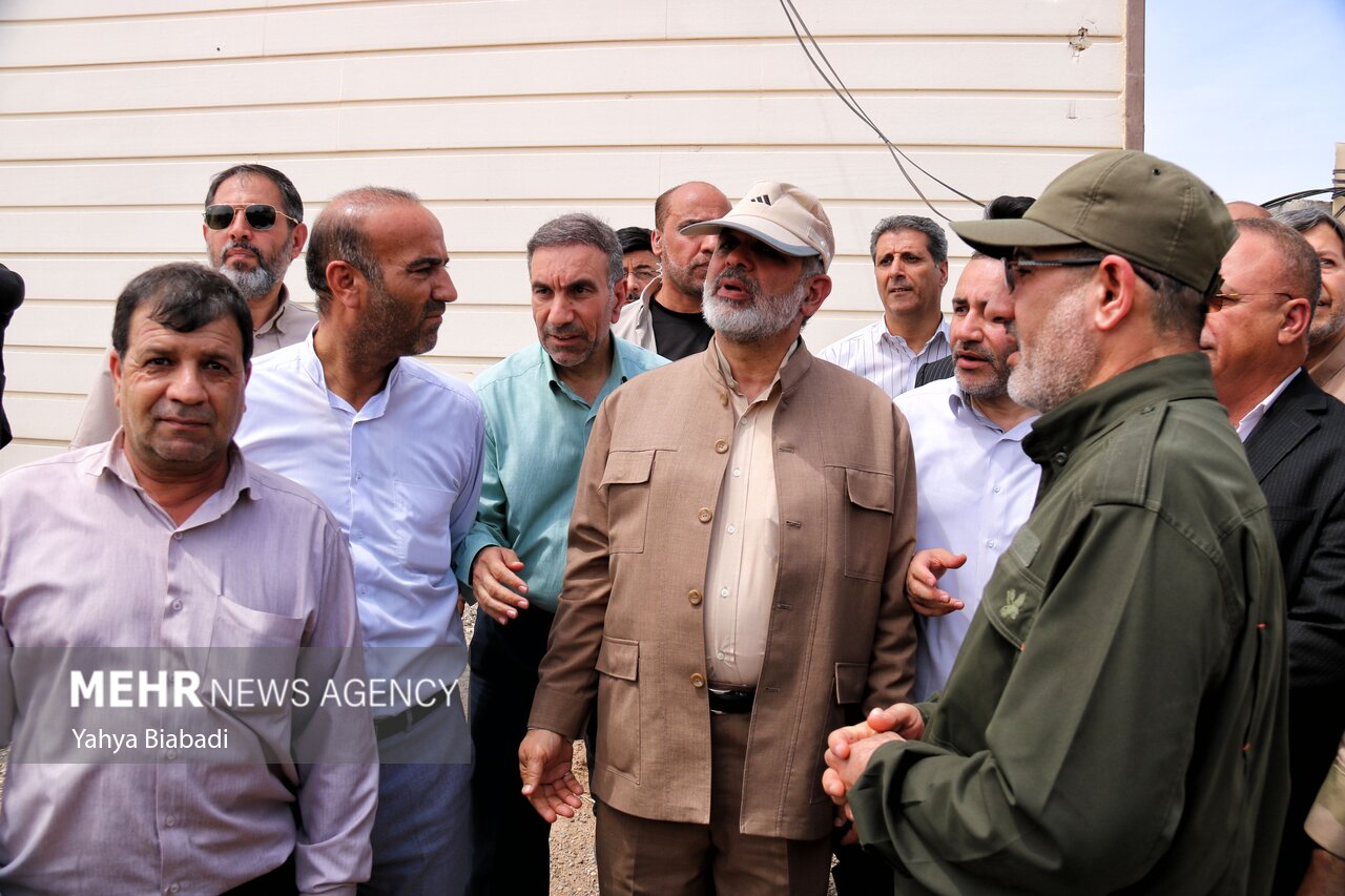 بازدید وزیر کشور از پایانه مرزی خسروی