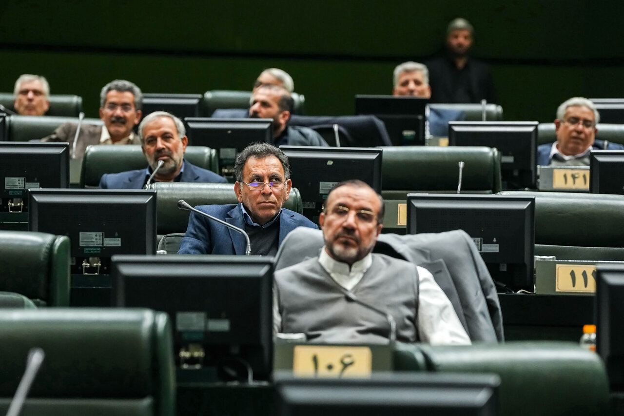 حضور امیر موسوی و عراقچی در جلسه غیرعلنی مجلس